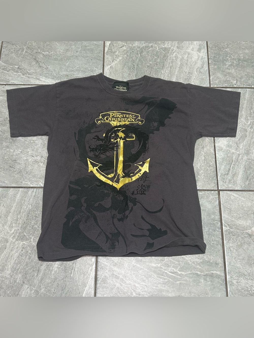 Vintage Disney Pirates of the Caribbean Dead Man’s Chest Youth Large Graphic Tee